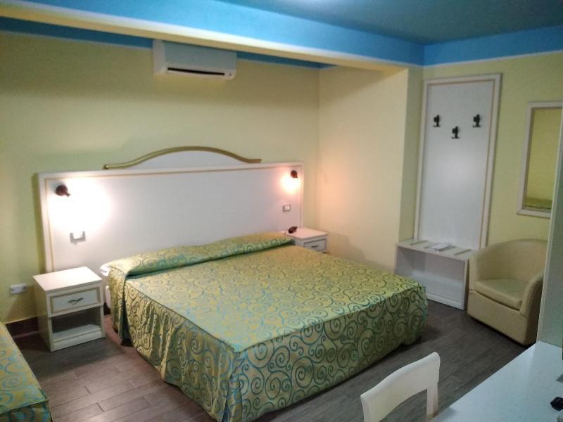 Hotel Villa Aurora لاتينا المظهر الخارجي الصورة