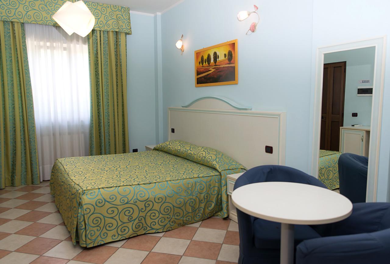 Hotel Villa Aurora لاتينا المظهر الخارجي الصورة